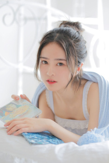 老师放2个跳D放在里面上课作文